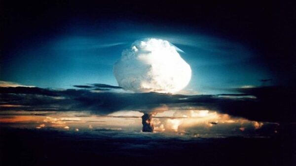 J. Robert Oppenheimer history, Tracing the Nuclear Bomb