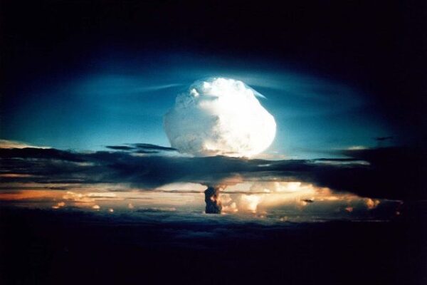 J. Robert Oppenheimer history, Tracing the Nuclear Bomb