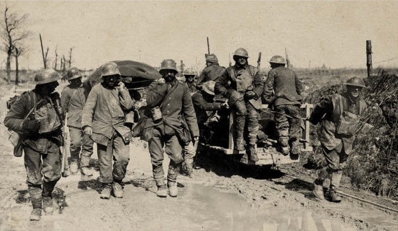 Soldiers from 2nd Special Regiment at the Guet Post in the frontline trenches in front of La Pompelle in 1916.
